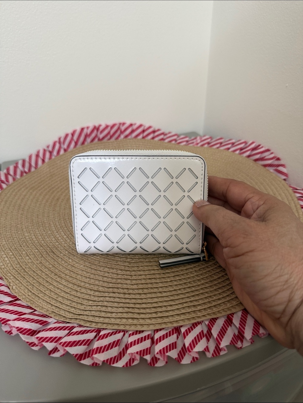 Tory Burch White Perforated Patent Zip Wallet with Gold Logo - Picture 2 of 16